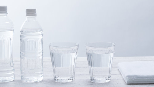 Display 100 yen shops by station