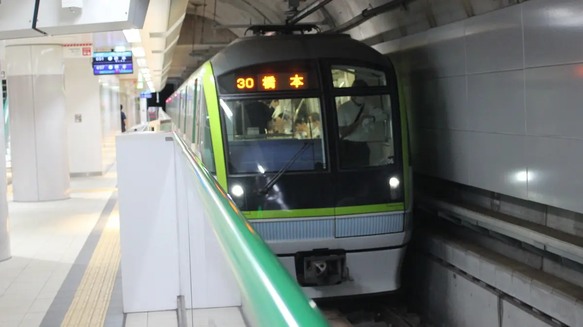 Nanakuma Subway Line 3000 series train waiting to depart at Hakata Station