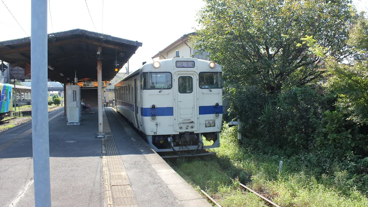 田川後藤寺駅で出発を待つ後藤寺線キハ40系気動車
