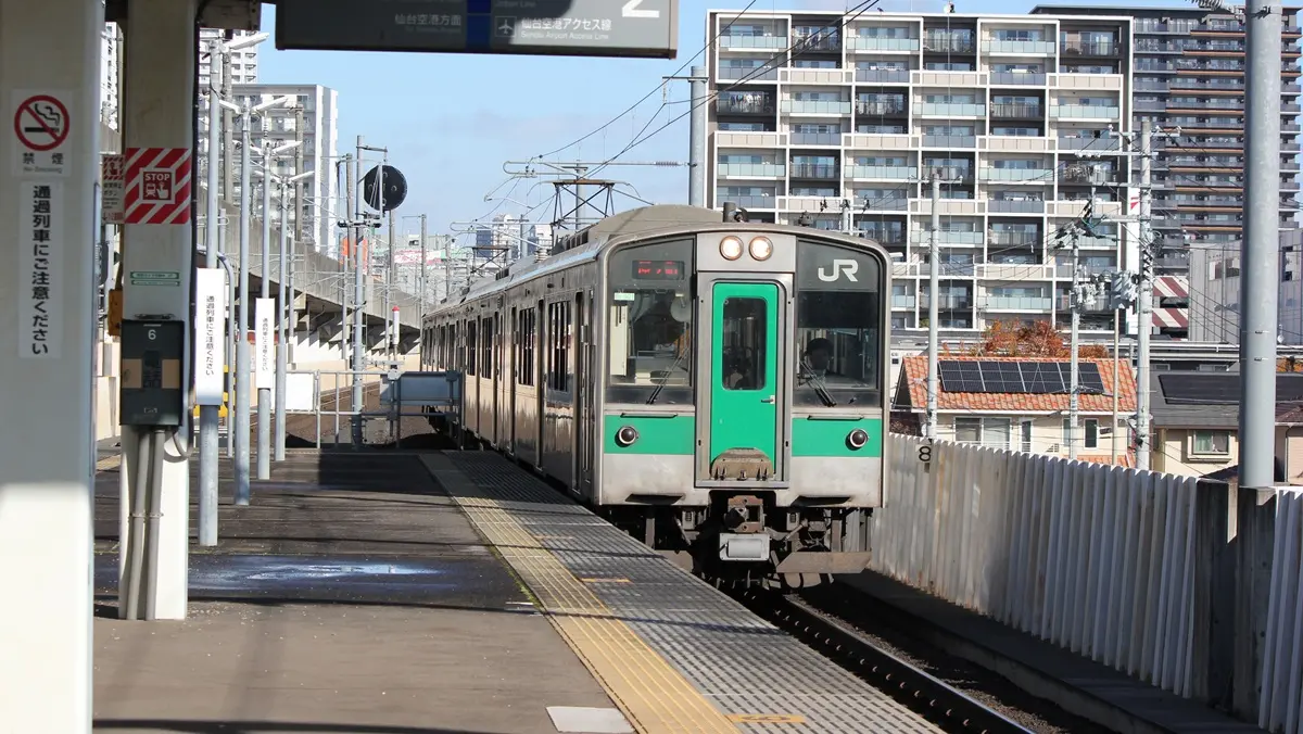Joban Line 701 series train arriving at Taishido Station