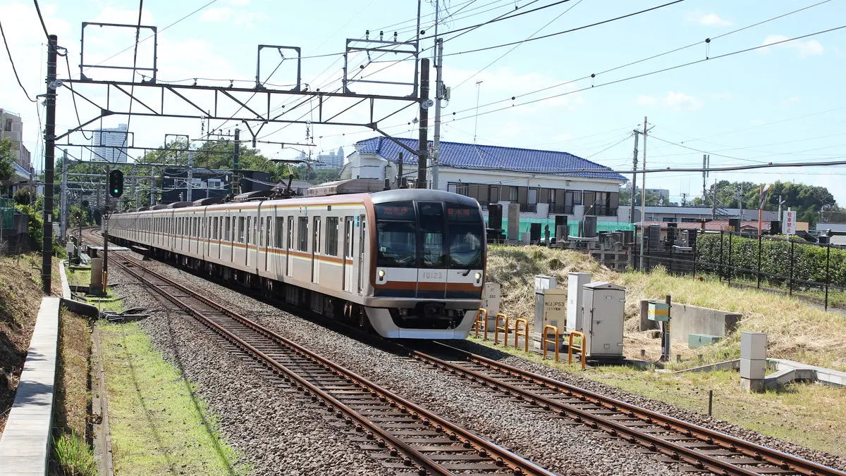 Tokyo Metro Yurakucho Line 10000 series train entering Akitsu Station on the Seibu Ikebukuro Line