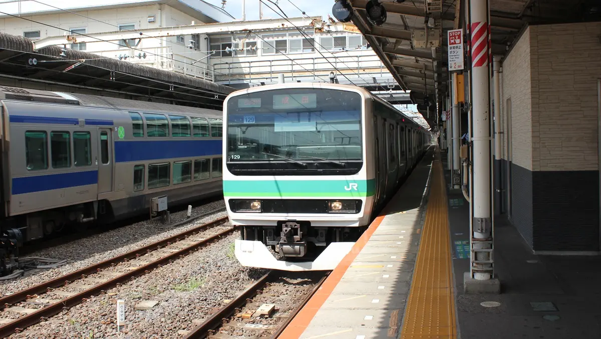 我孫子駅で出発を待つ成田線我孫子支線E231系電車