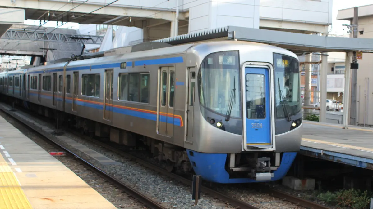 Nishitetsu Tenjin-Omuta Line 3000 series train parked at Nishitetsu Futsukaichi Station