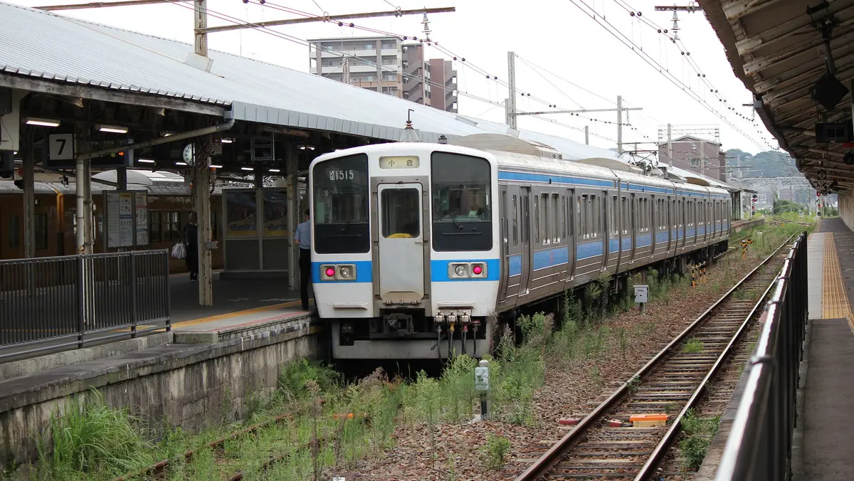 A Sanyo Main Line 415 series 1500 series train stopped at Shimonoseki Station