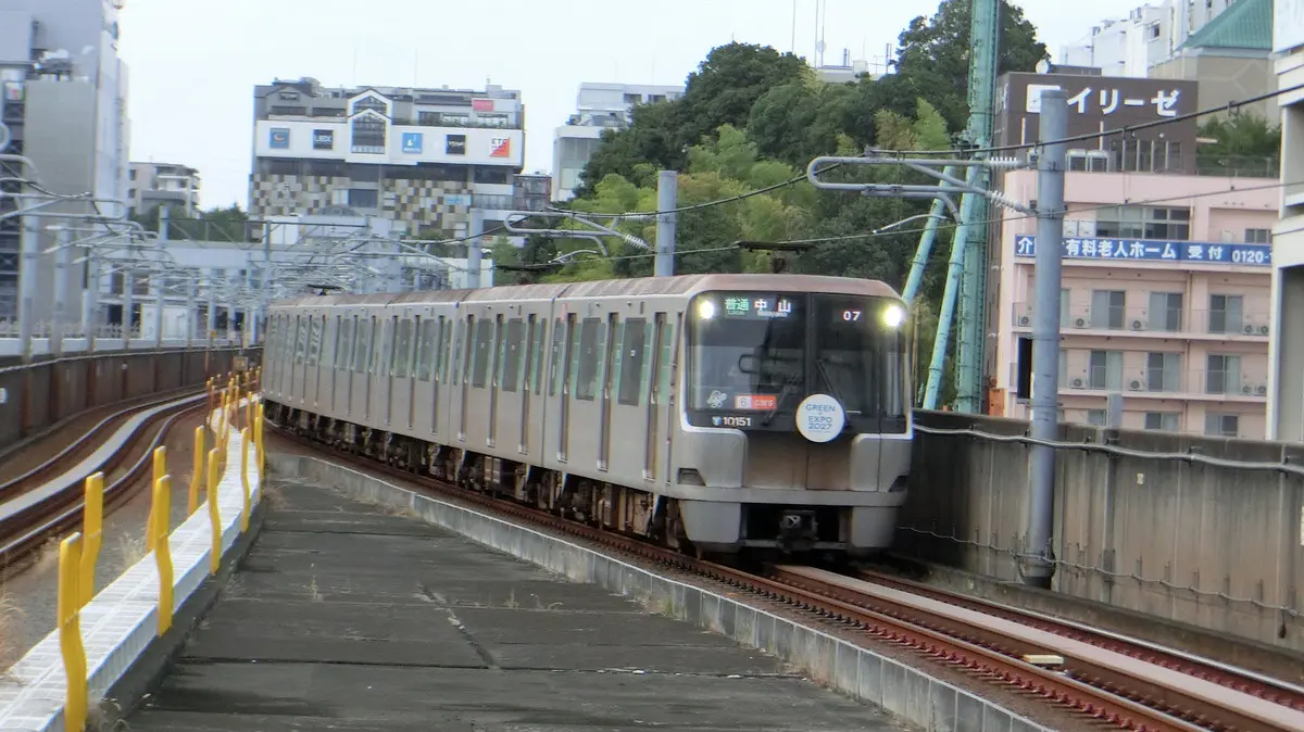 Yokohama Municipal Subway Green Line 10000 series train arriving at Center-Minami Station